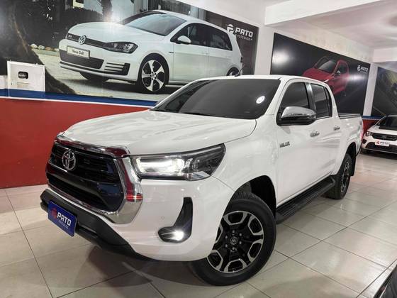TOYOTA HILUX 2.8 D-4D TURBO DIESEL CD SRV 4X4 AUTOMÁTICO TOYOTA HILUX 2.8 D-4D TURBO DIESEL CD SRV 4X4 AUTOMÁTICO